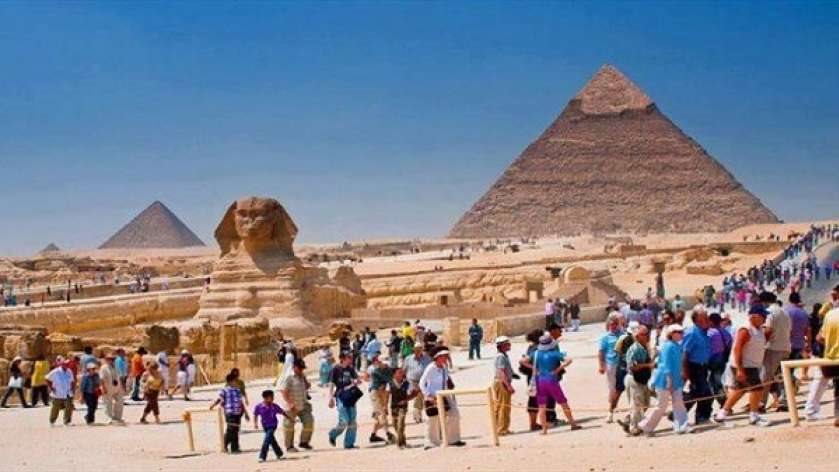 رئيس الوزراء: مصر تستهدف تجاوز أعداد السائحين 30 مليونًا بحلول 2032